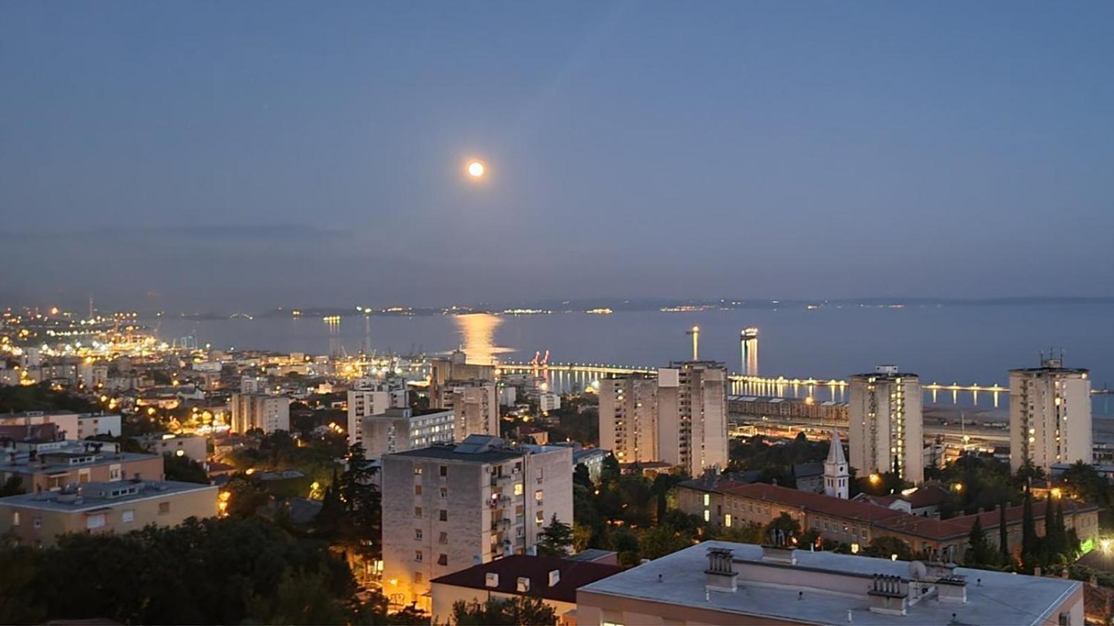 Qr Apartment For Family, Couples, And Friends Stay In Rijeka Exterior foto